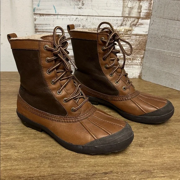 BFS🖤Ugg great shape Goldeneye brown tan smooth leather lace up duck booties boot - Picture 3 of 11